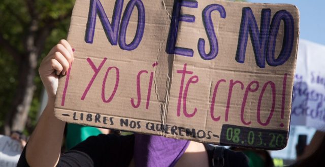 Mujeres se manifestaron para exigir un alto a la violencia machista que se vive en el país y justicia para las mujeres que han sido víctimas de feminicidio