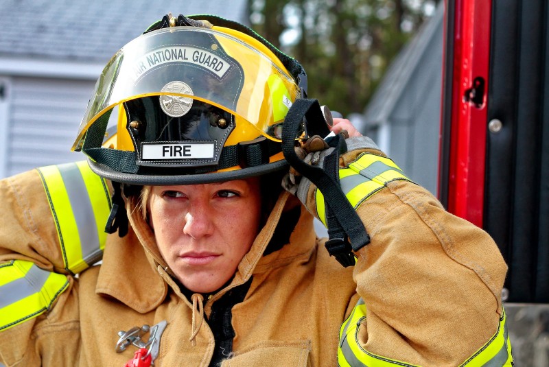 Italia discrimina a mujeres para ser bomberos: ONU