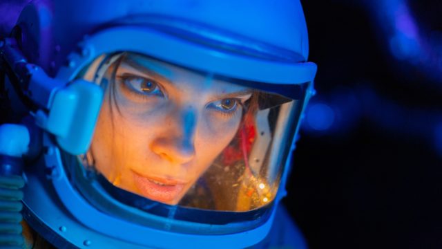 pexels-mikhail-nilov-7664622-640x360