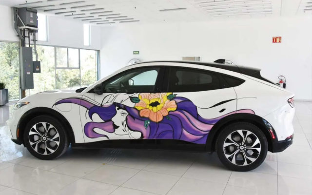 ford-Cuautitlan-mujeres-mexico-coche
