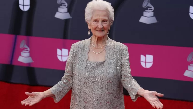 Quién Es Ángela Álvarez La Cantante Cubana De 95 Años Que Ganó El Grammy Latino A La Mejor 