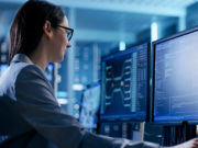 Científicas en ciencias de datos, diseñadoras digitales y expertas en tecnología en el Datathón contra la violencia hacia niñas y mujeres.