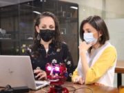 Mujeres representan 52% de los inscritos en cursos en línea