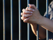 Por los mismos delitos mujeres pagan más que los hombres