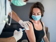 Un estudio con tres millones de mujeres no encuentra relación entre las vacunas de la covid y cambios menstruales