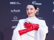 Luz Casal recibe la mayor distinción artística de Francia
