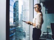 Prevalece baja participación de mujeres en puestos directivos o cargos públicos