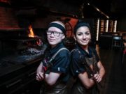 Las nuevas parrilleras: mujeres jóvenes que dominan el fuego