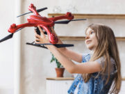 Una neuropsicóloga explica cómo reconocer a las niñas y las mujeres superdotadas y cómo evitar que sean silenciadas