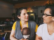 ¿Teta o biberón? ¿Hacer o no colecho?: 9 de cada 10 mujeres se sienten juzgadas como madres