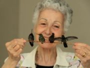 La mujer de 72 años que creó un hospital de colibríes en su propia casa de CDMX