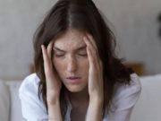 ¿Por qué las mujeres tienen más y peores migrañas que los hombres?