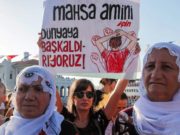 Un año después de la muerte de Mahsa Amini, las mujeres iraníes prosiguen su lucha por la libertad