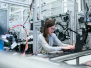 Participación de mujeres en sector tecnológico ha aumentado, pero aún hay barreras