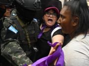 Mujeres marchan contra el alza de los feminicidios en Honduras