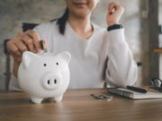 Las mujeres ahorran más, pero invierten menos