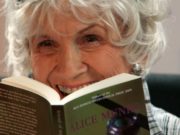 Muere a los 92 años la escritora canadiense Alice Munro, ganadora del Premio Nobel de Literatura en el año 2013