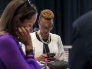 Ellas son clientas más fieles, menos proclives al riesgo y con mejores tasas de pago