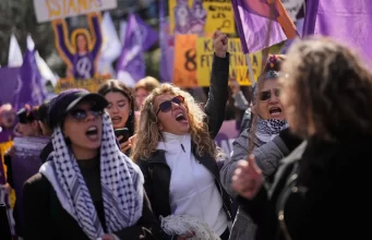 Imágenes muestran a mujeres conmemorando el Día Internacional de la Mujer